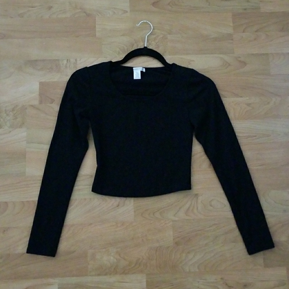 Long sleeve crop top